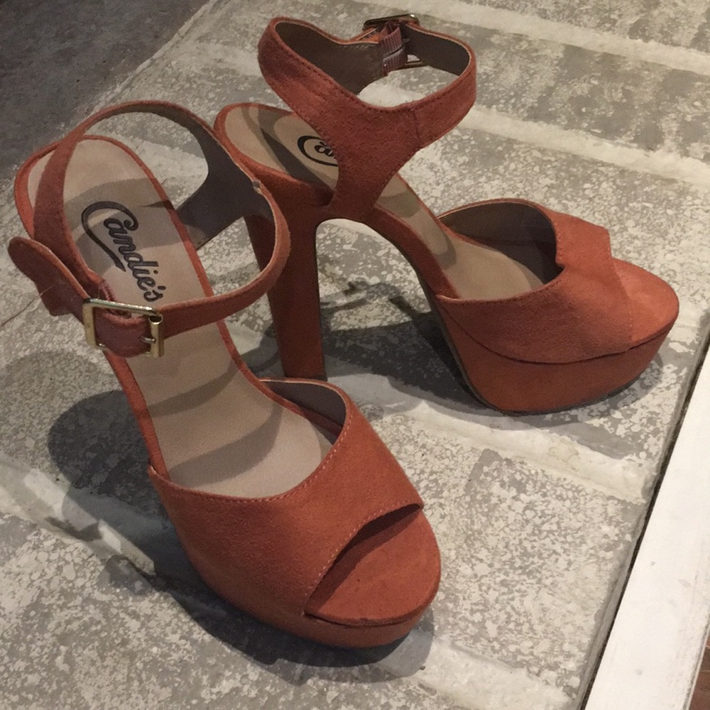 Candie’s Salmon/Pink Suede-like heel platforms